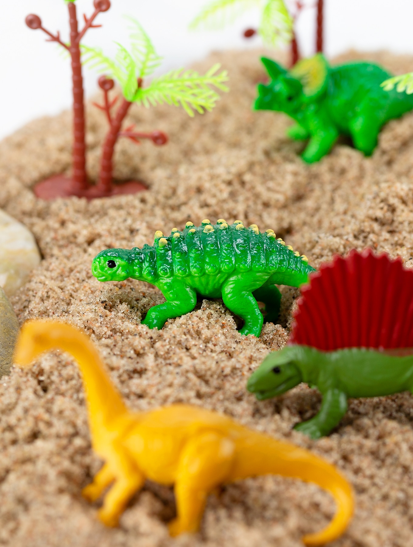 dinosaur sensory bin