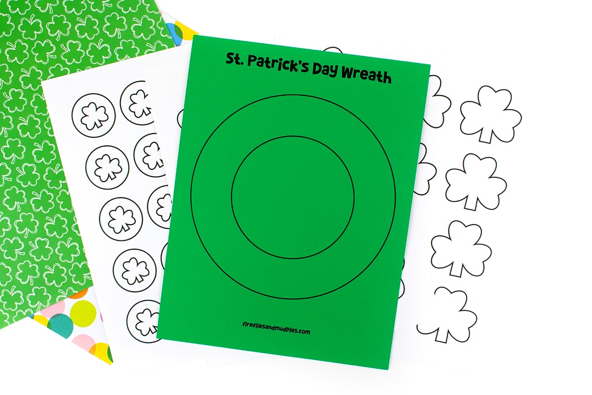 Free printable St. Patrick's Day Wreath templates.