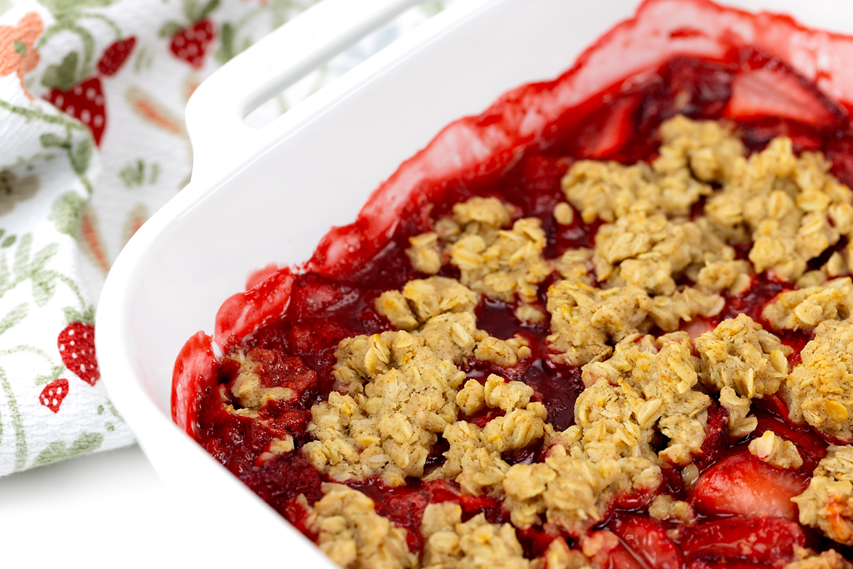 Cooked strawberry crisp.