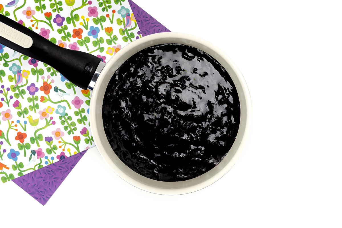 Finished blackcurrant jam.