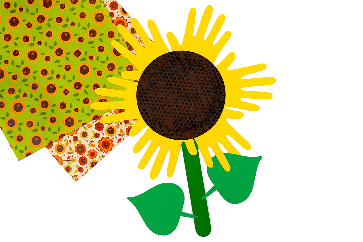 Finished sunflower craft for kids.