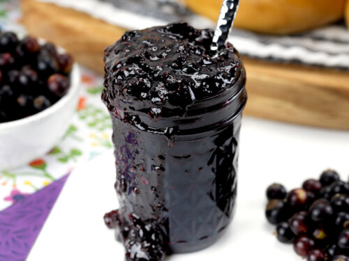 Easy-blackcurrant-jam-recipe-