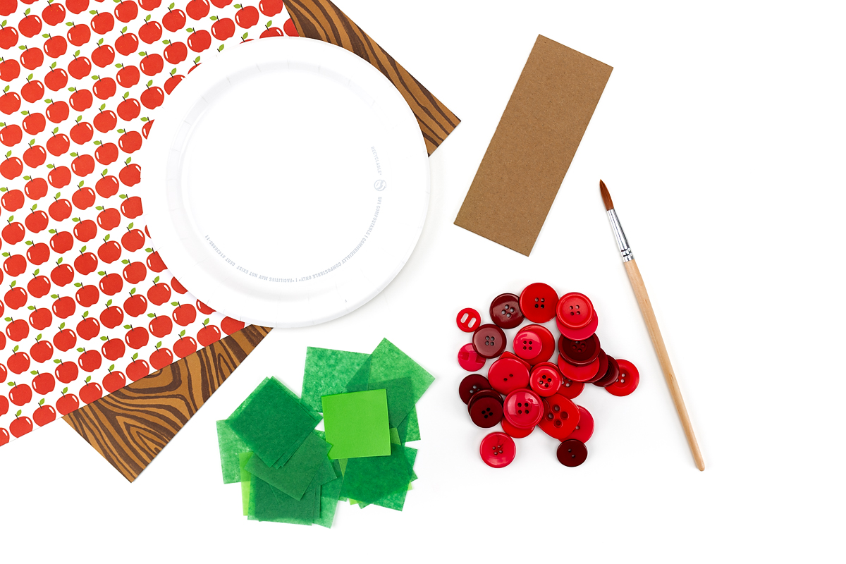 Supplies needed for apple tree craft.