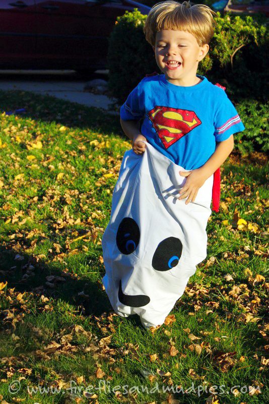 Ghost Races are a fun alternative to traditional potato sack races for Halloween fun! | Fireflies and Mud Pies