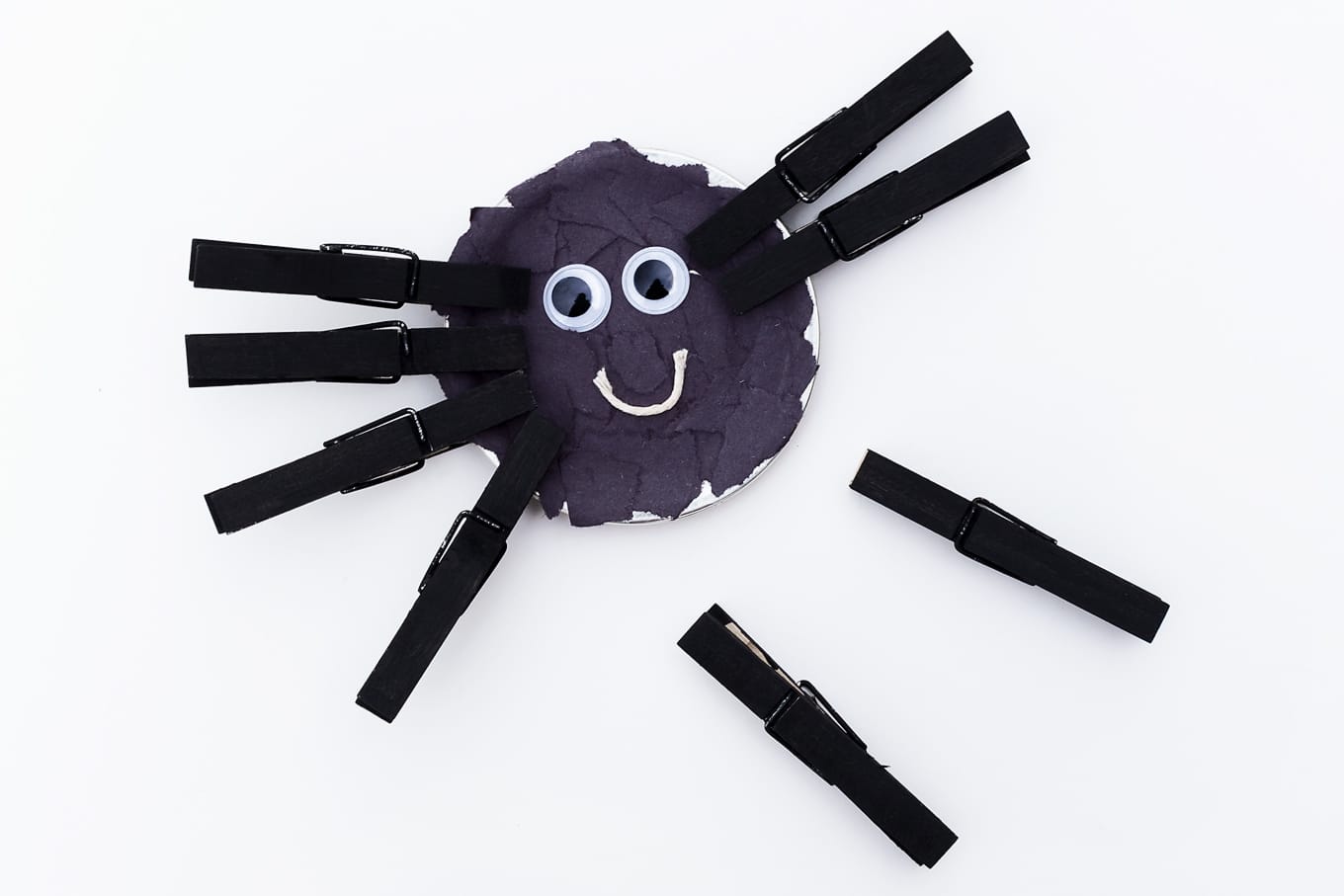 Spider Craft with Clothespin Legs Spider Craft with Clothespin Legs