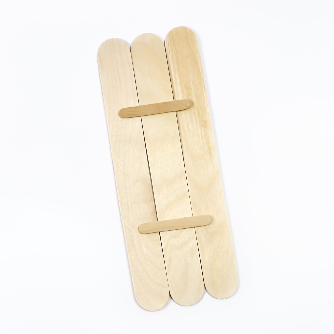 Crafters of all ages will enjoy making Giant Craft Stick Macaroni Penguins. Such a fun craft for winter! Crafters of all ages will enjoy making Giant Craft Stick Macaroni Penguins. Such a fun craft for winter!