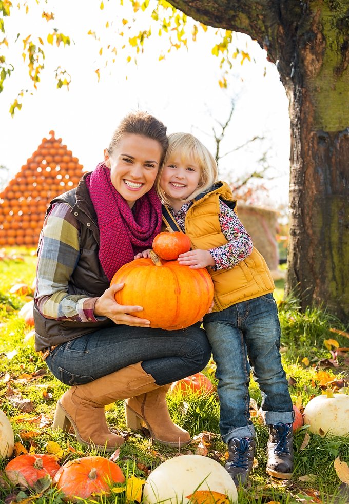 If you're on a quest to make the most of this beautiful, fleeting season with your family in simple, budget-friendly ways, then you'll appreciate this list of 10 Ways to Enjoy Simple Fall Family Fun.