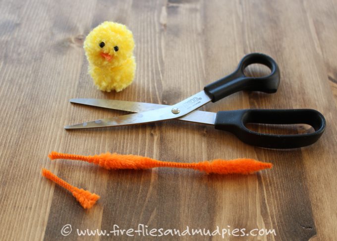 Simple Pom Pom Baby Chicks – Learn how to make pom pom pets for Easter. These adorable baby chicks are the perfect Easter basket addition and can be made with simple craft supplies.