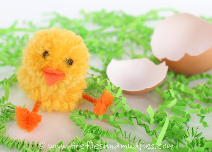 Simple Pom Pom Baby Chicks – Learn how to make pom pom pets for Easter. These adorable baby chicks are the perfect Easter basket addition and can be made with simple craft supplies.