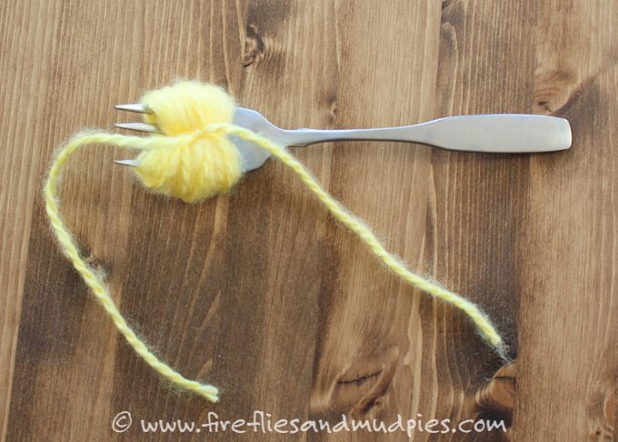 Simple Pom Pom Baby Chicks – Learn how to make pom pom pets for Easter. These adorable baby chicks are the perfect Easter basket addition and can be made with simple craft supplies.