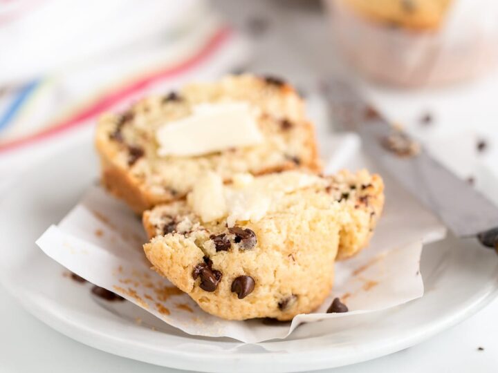The Best Chocolate Chip Muffins