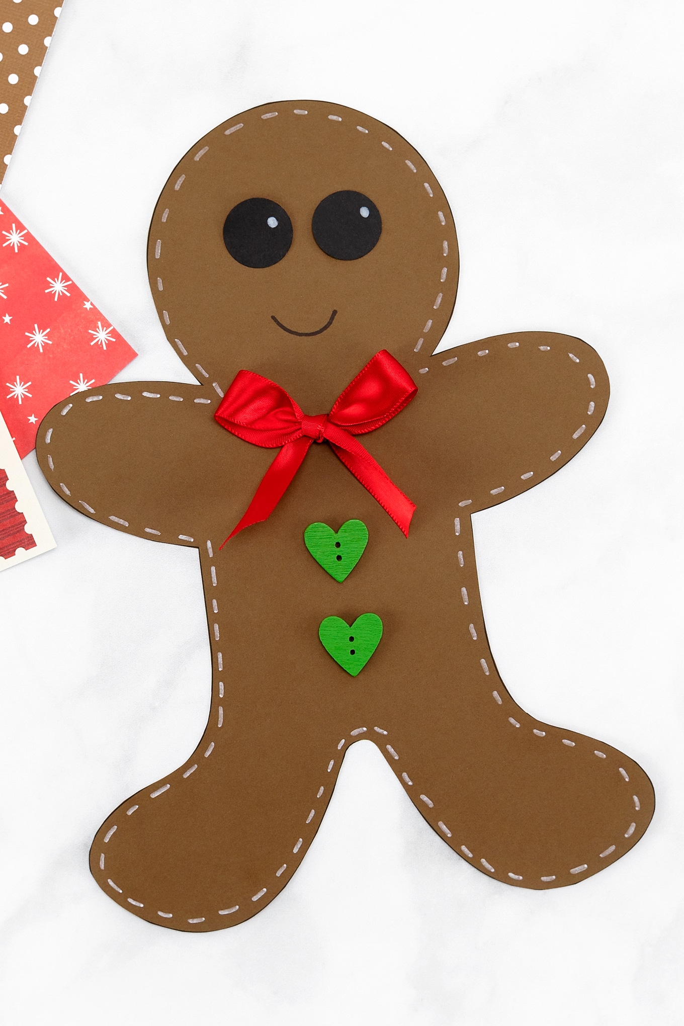 Download onze gratis 3-pagina afdrukbare Gingerbread Man Template om te versieren, kleur, of te gebruiken in ambachten. Perfect voor kinderen van alle leeftijden! #gingerbreadmantemplate # christmas # kidscrafts via @ firefliesandmudpies