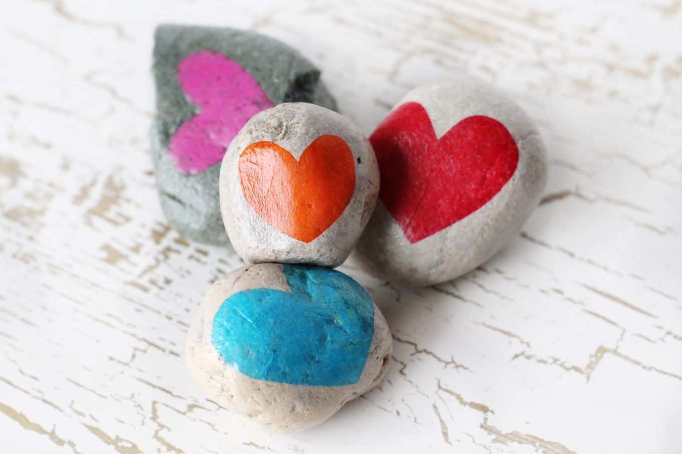 Gratitude Stones Learn how to use Gratitude Stones to cultivate a sense of gratitude, an important social-emotional skill that can increase happiness and improve health.