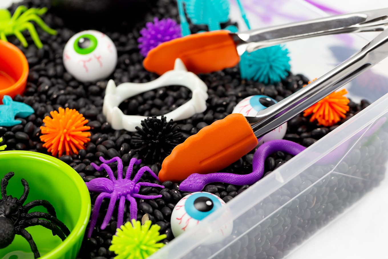 Halloween Sensory Bin for Kids Halloween Sensory Bin for Kids