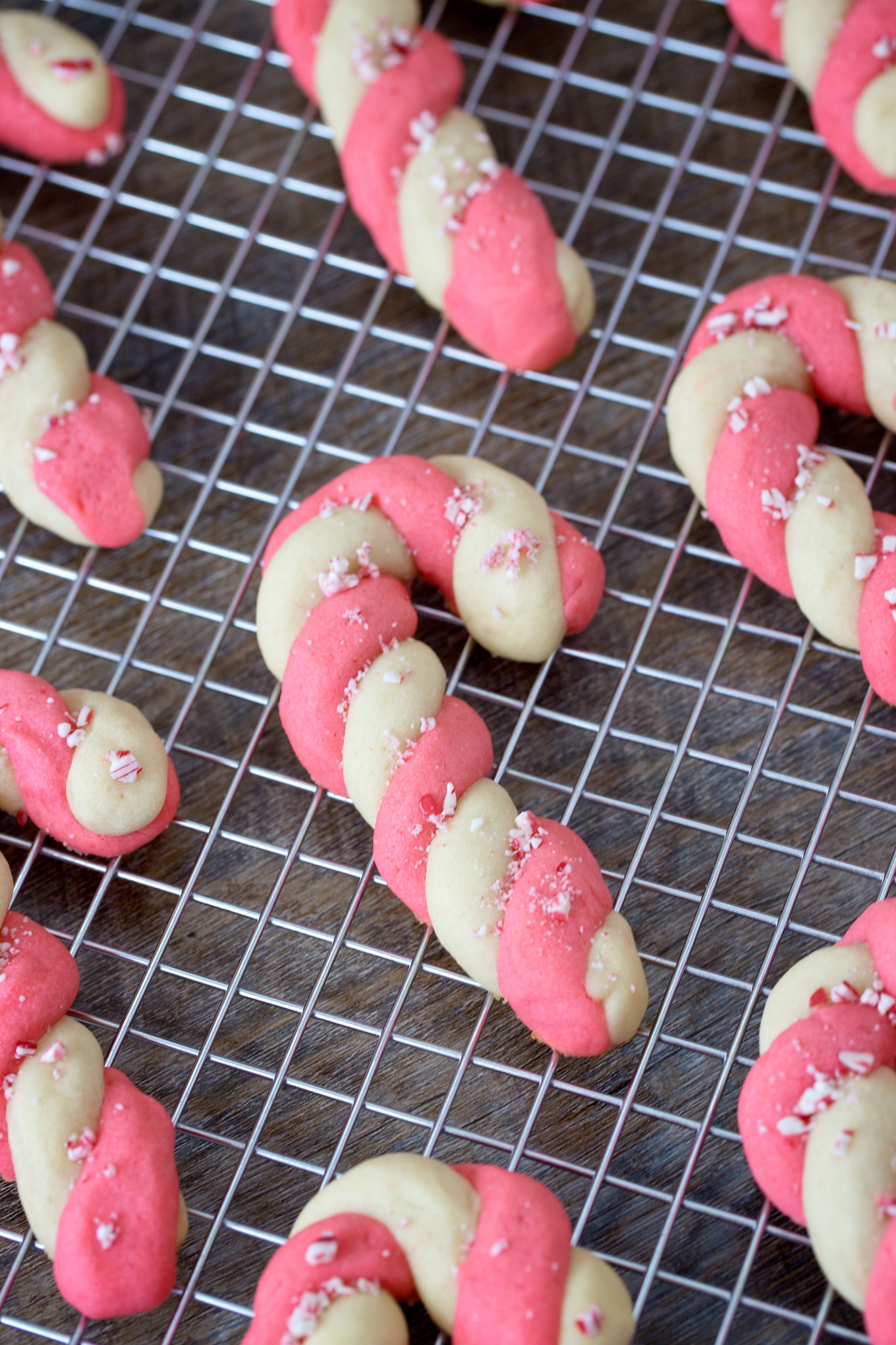 Easy and Fun Candy Cane Cookies for Christmas