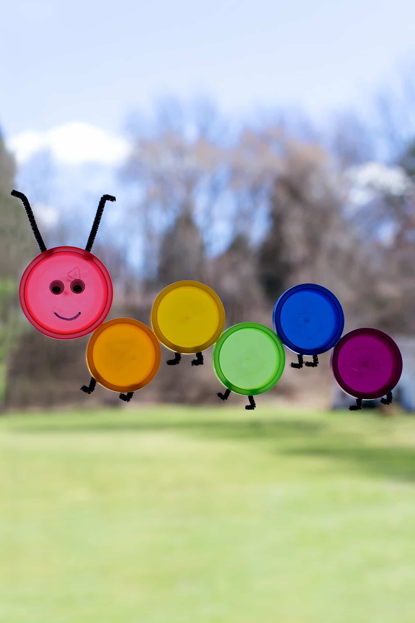 How to Make a Caterpillar Suncatcher How to Make a Caterpillar Suncatcher