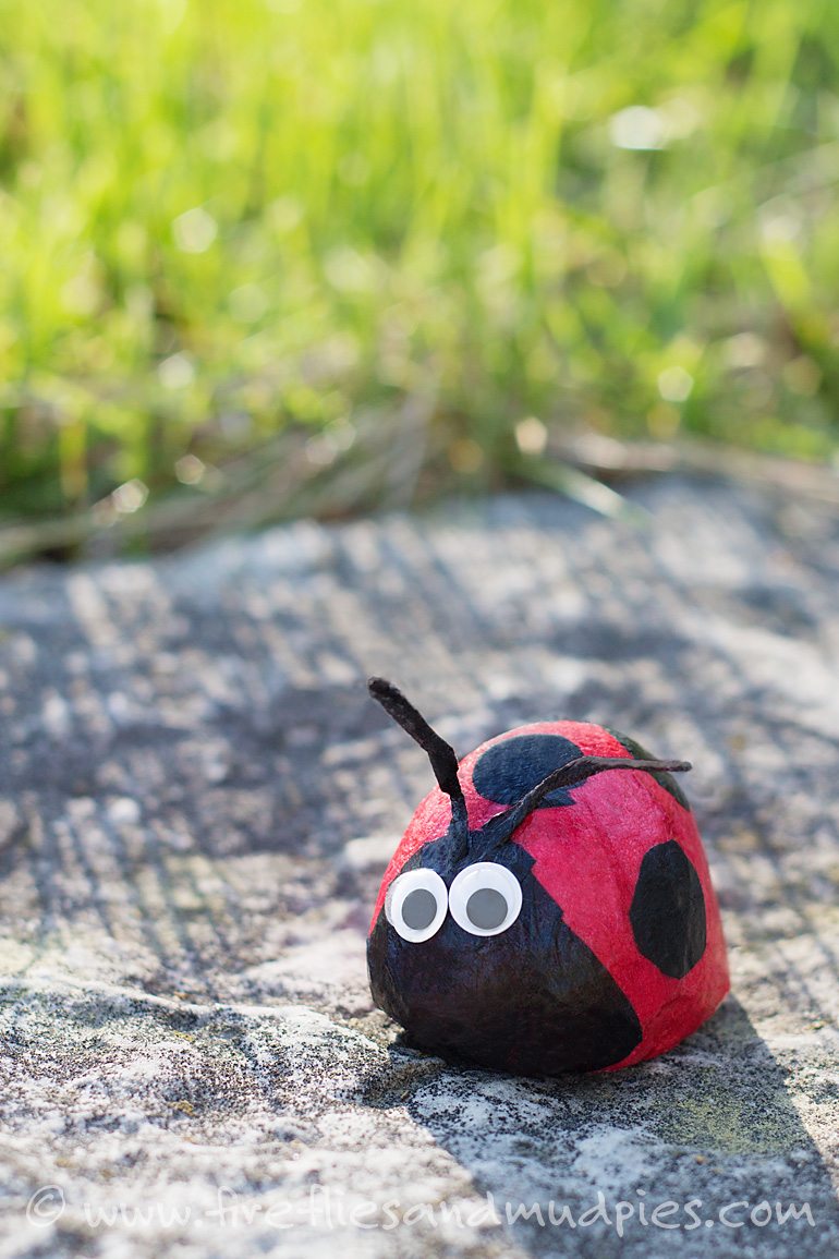 Ladybug Stone Craft | Fireflies and Mud Pies