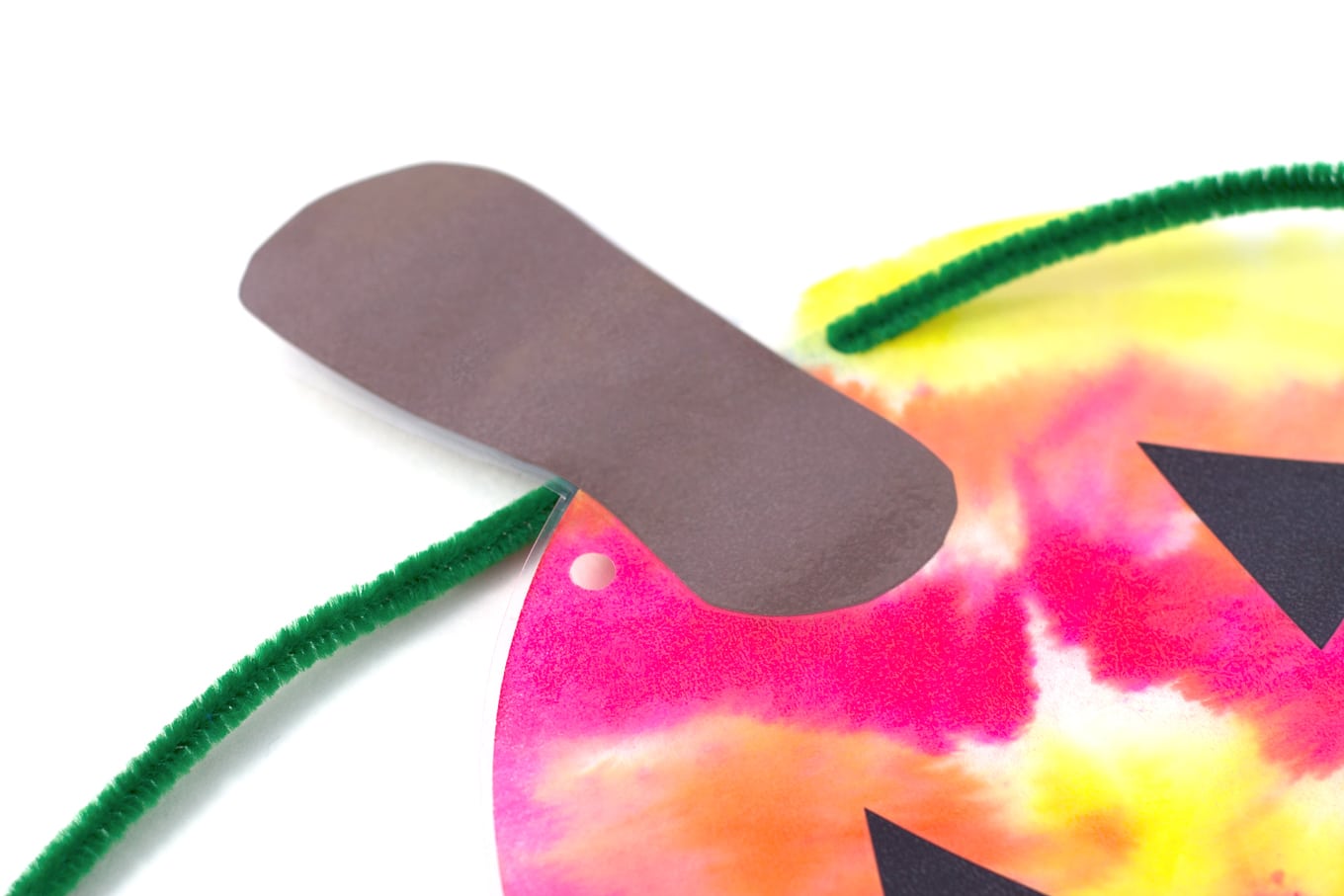 Jack O'Lantern Suncatchers Just in time for Halloween, learn how to make adorable and simple jack o'lantern suncatchers with markers, coffee filters, and water.