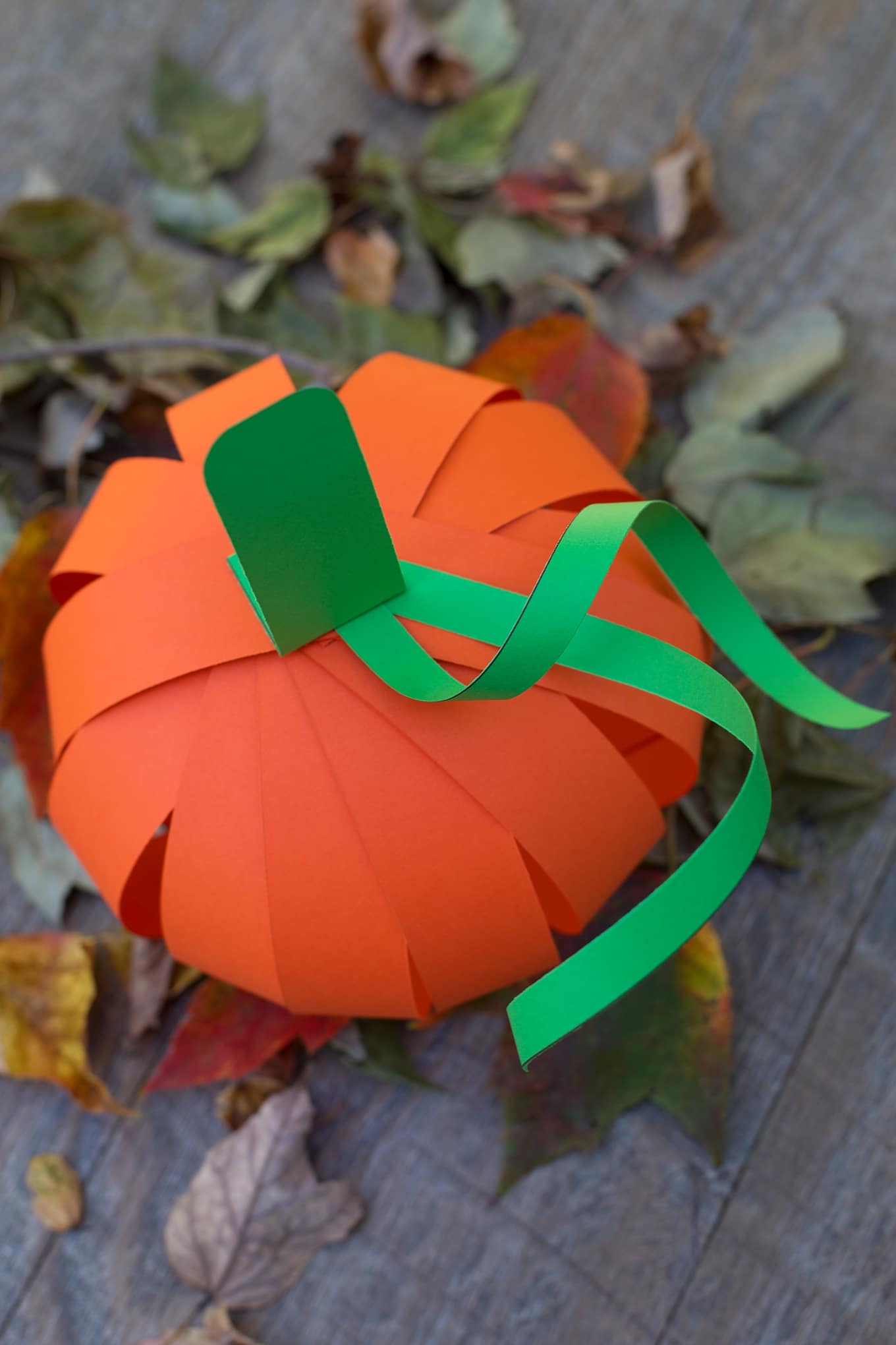 Paper Strip Pumpkin Craft Kids love this easy paper strip pumpkin craft! This simple fall craft includes a free printable template, making it perfect for home or school.
