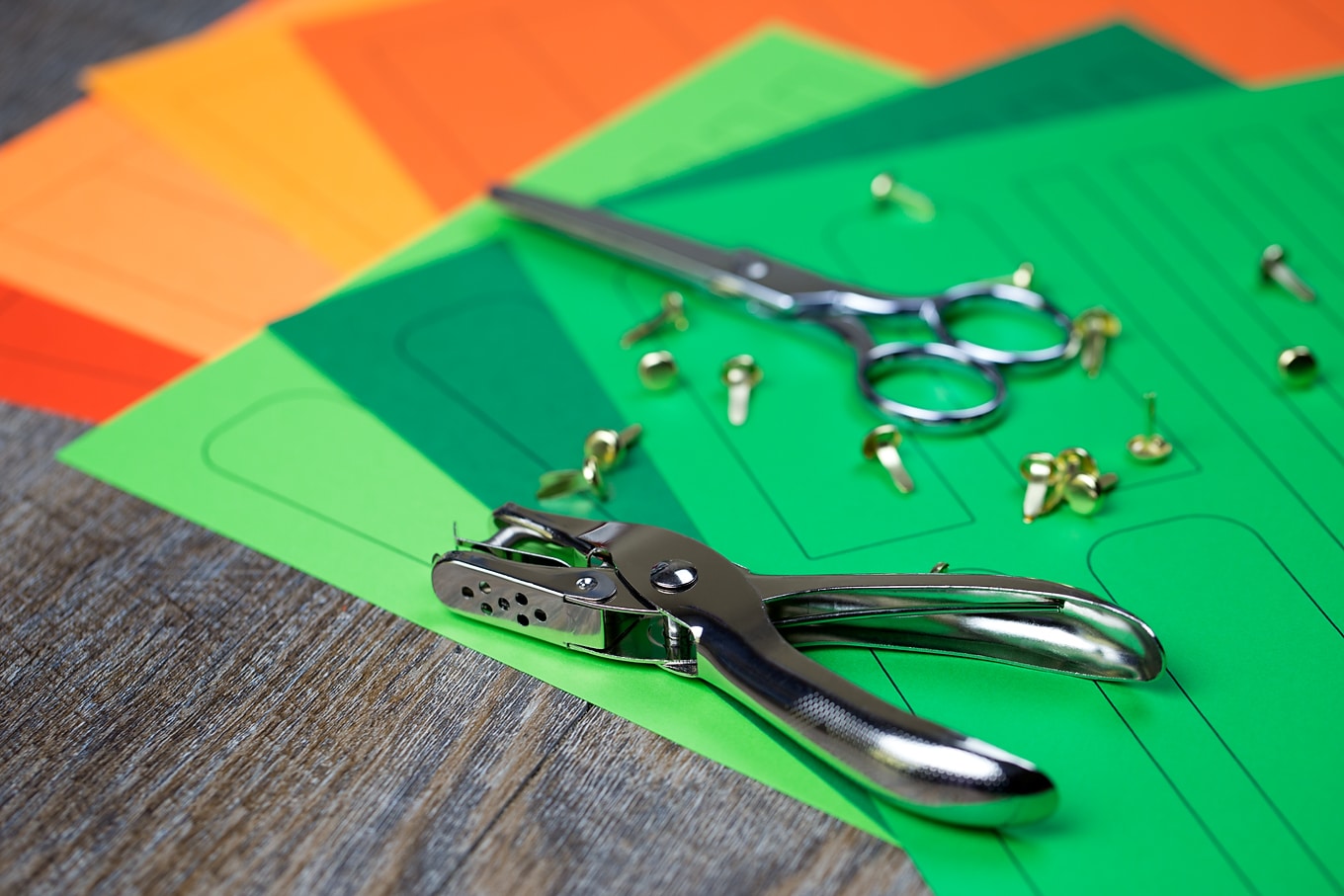 Paper Strip Pumpkin Craft Kids love this easy paper strip pumpkin craft! This simple fall craft includes a free printable template, making it perfect for home or school.