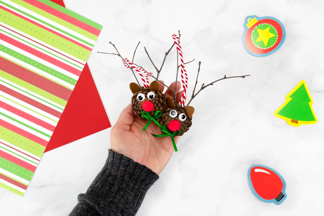 Adorable Pine Cone Reindeer Ornaments Adorable Pine Cone Reindeer Ornaments