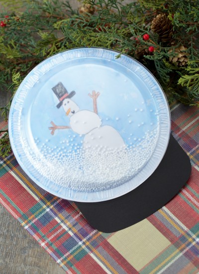 Plastic Plate Snowglobe