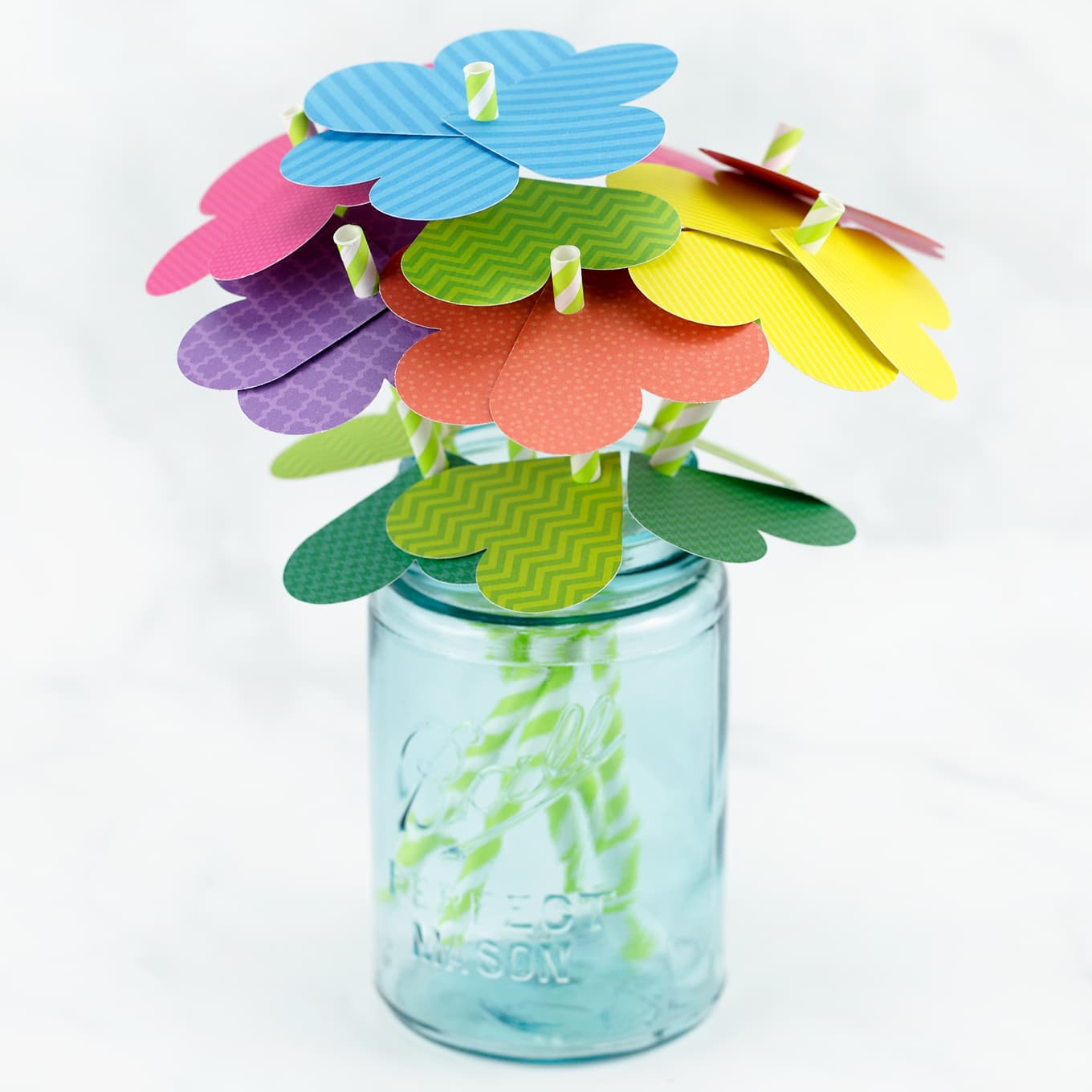 Simple Paper Straw Heart Flowers Simple Paper Straw Heart Flowers