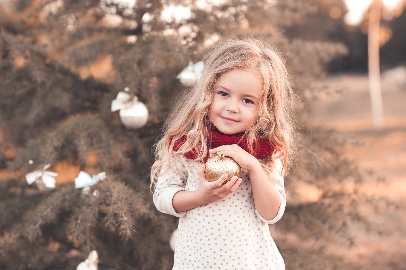 What Kids Really Want for Christmas As we are bombarded by advertisements and wish lists this time of year, it can be difficult to stay focused on what really matters. The best holiday gifts for children—the gifts kids really want for Christmas—require no wrapping paper, ribbons, or money. But they do require a substantial investment.