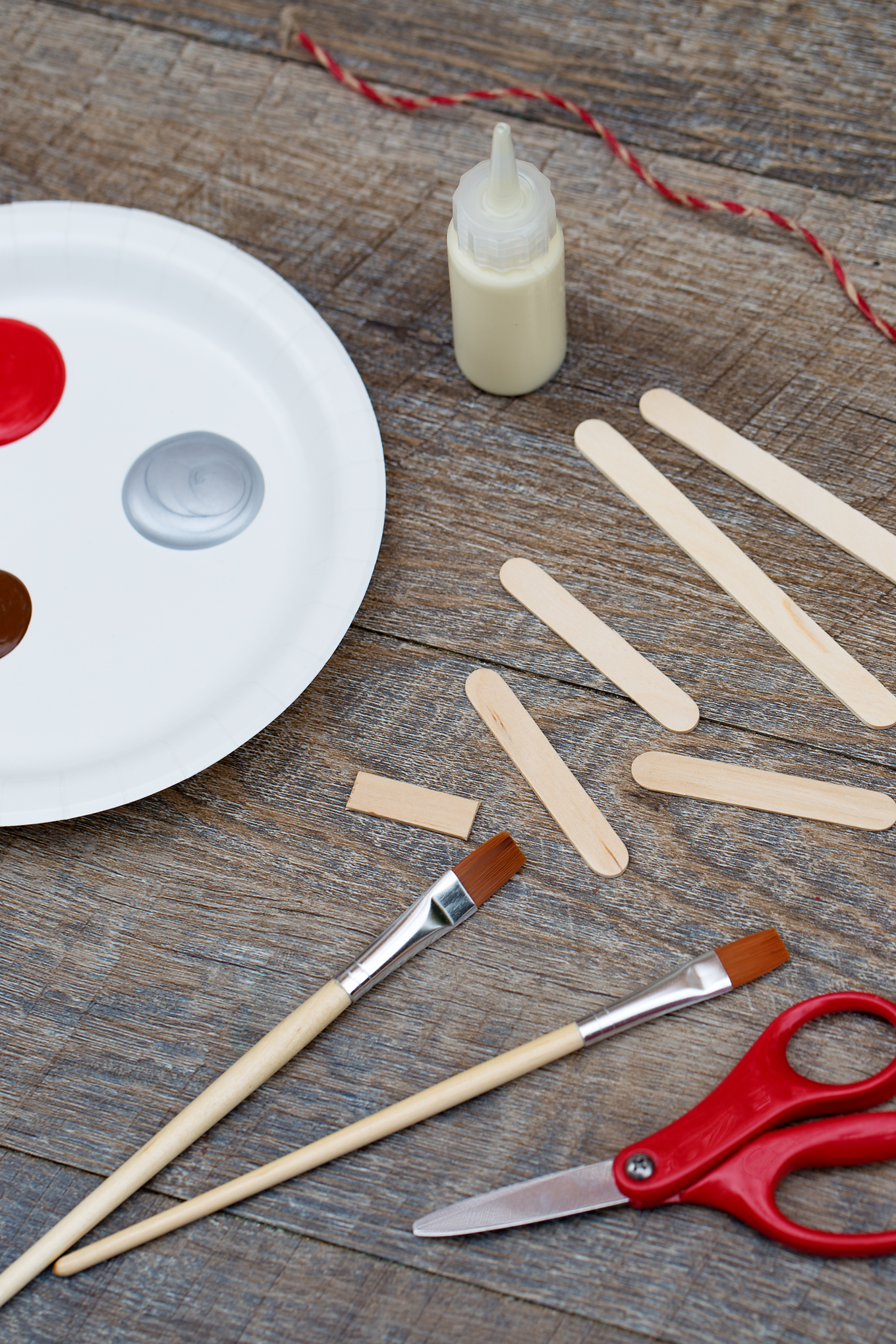 Supplies Needed to Make Easy Popsicle Stick Sled Ornaments Supplies Needed to Make Easy Popsicle Stick Sled Ornaments